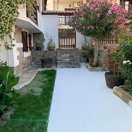 Апартаменты Beautiful Petrino 1880 Айос-Николаос